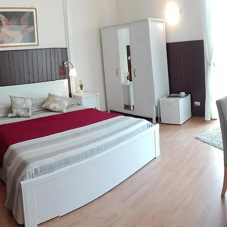 Bed and breakfast Dimora Novecento 3*