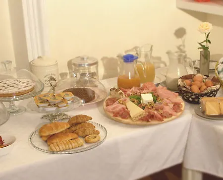 Bed and breakfast Dimora Novecento 3*